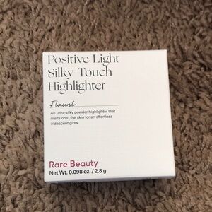 NEW - rare beauty positive light silky touch highlighter flaunt